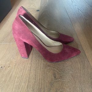 Pour la Victoire burgundy suede heel with chunky 4” heel, size 5.5